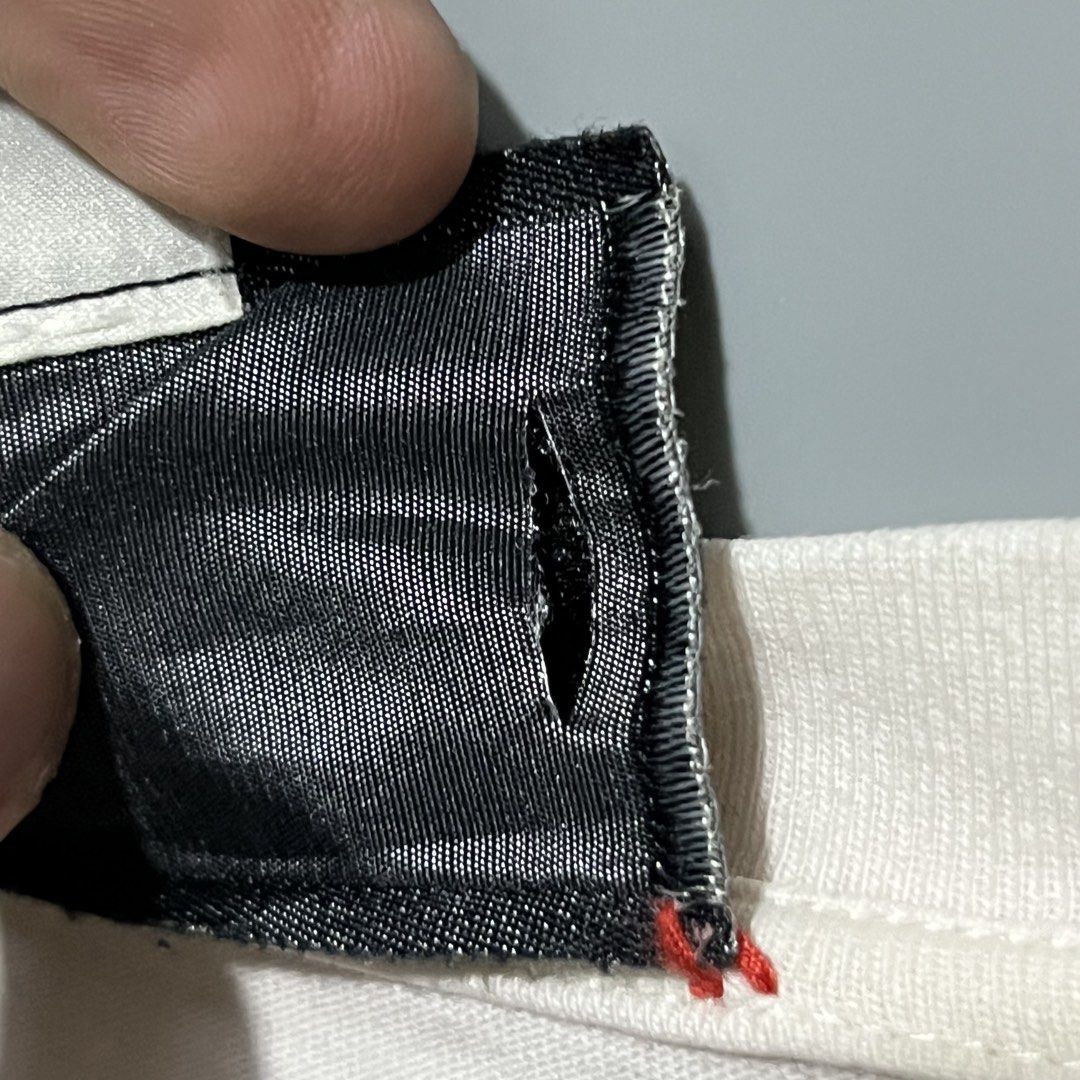 Original gucci (Category: Luxury Apparel) located in Giporlos. Submitted by deloria_jhayr (Listing ID 1465112807, Image 3). Description: W: L: Large to Semi xl Still in good condi cutwashtag only.