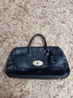 (Category: ) located in . Submitted by fashionluxury058 (Listing ID 1465054617, Image 1). Description: .