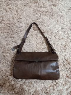 (Category: ) located in . Submitted by fashionluxury058 (Listing ID 1465080973, Image 1). Description: .
