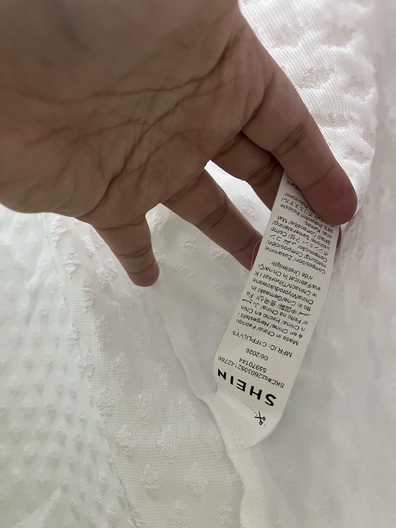 ORIGINAL SHEIN PLUS SIZE 2XL WHITE BLOUSE (Category: Blouses) located in Cavite. Submitted by macysabubot (Listing ID 1465118038, Image 3). Description: PURCHASED @ SHEIN APP SUPER MURA NAPOOOO BRANDNEW ITOOOO.