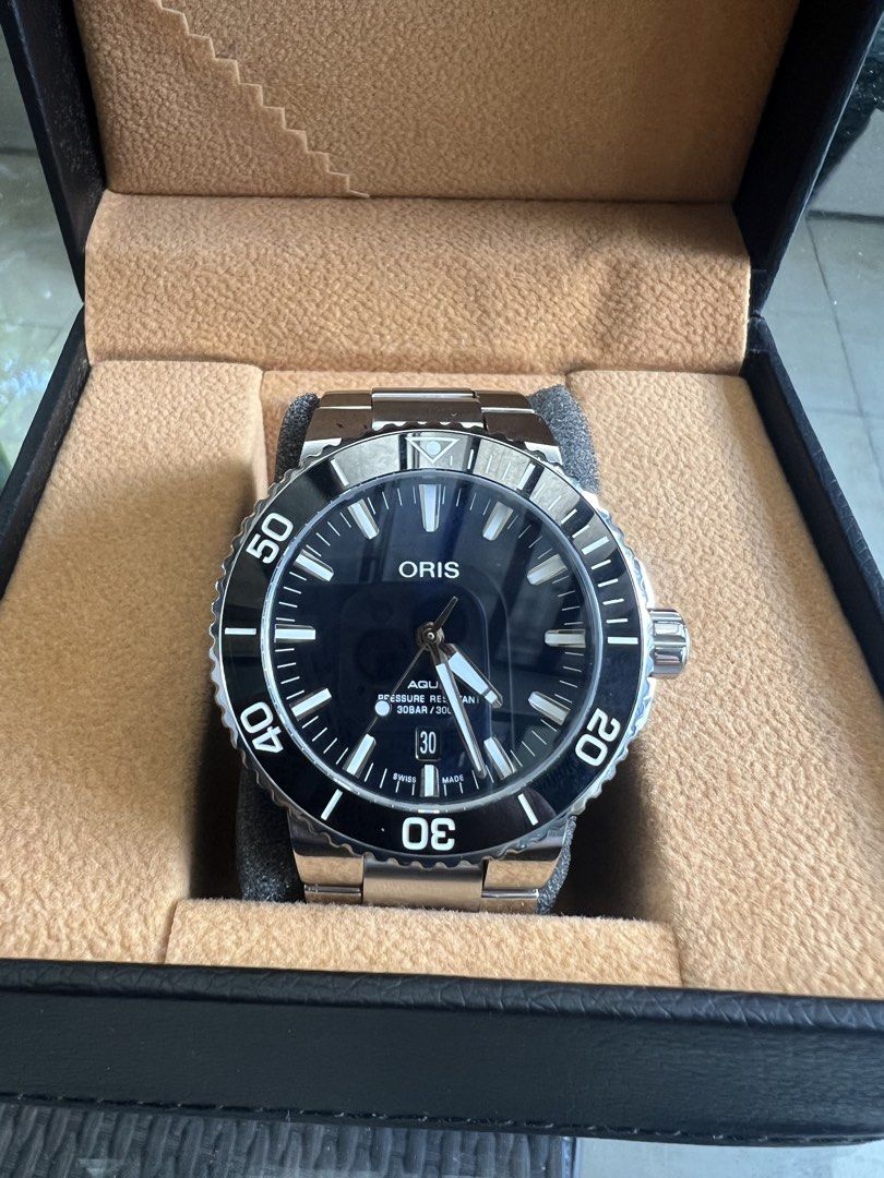 Oris Aquis date (Category: Men's Watches) located in Quezon City. Submitted by timberton (Listing ID 1465044741, Image 2). Description: Selling my preloved Oris Aquis date Authentic Automatic Watch only Will fit 7.5” wrist 43mm case Negotiable .