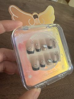 (Category: ) located in . Submitted by mytheluxefashion (Listing ID 1464969058, Image 1). Description: .