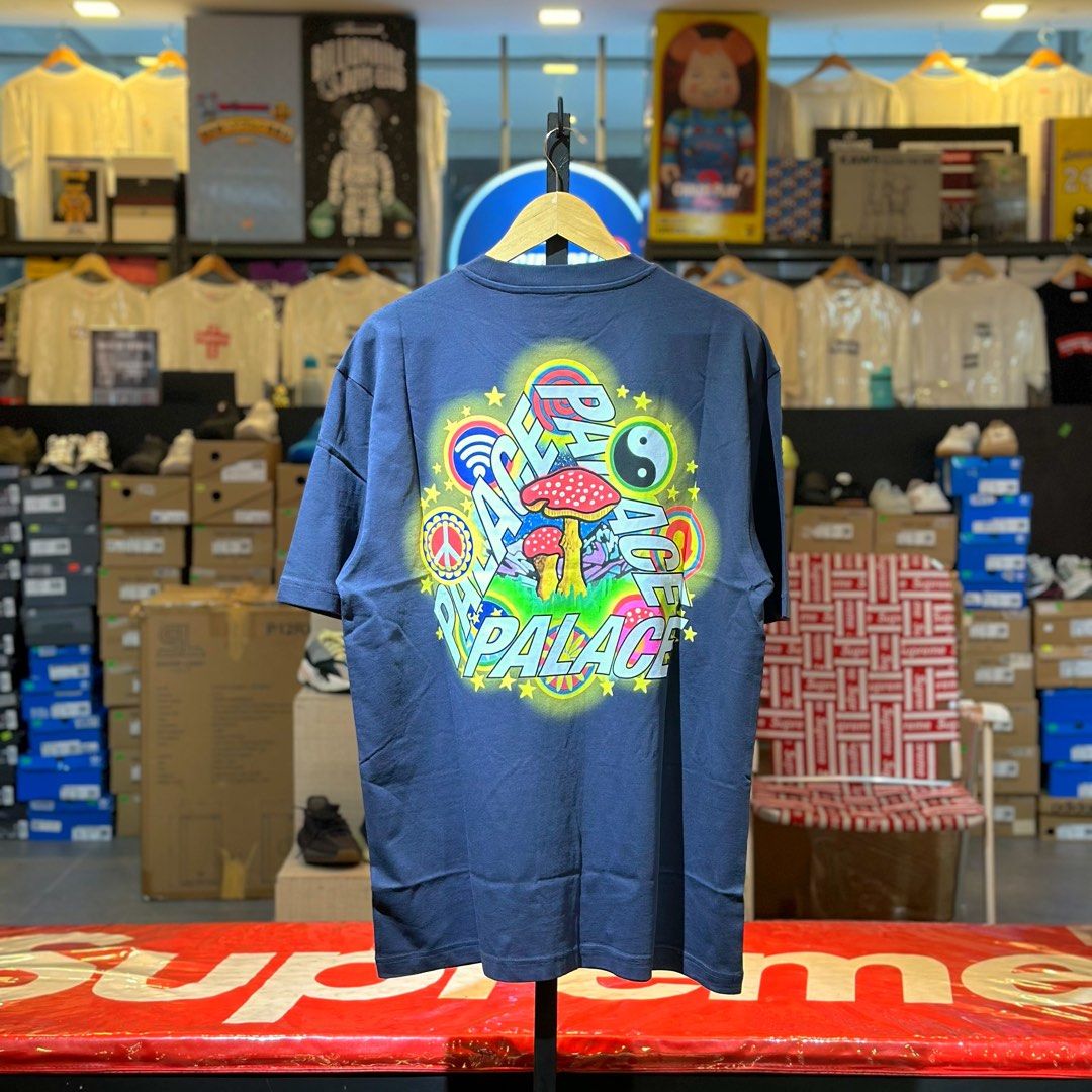 Palace Bun 5G Tee Black (Category: Tshirts & Polo Shirts ) located in Quezon City. Submitted by inside_plug (Listing ID 1465036614, Image 1). Description: For Sale Palace Bun 5G Tee Black - XL Brandnew Dm us to purchase.