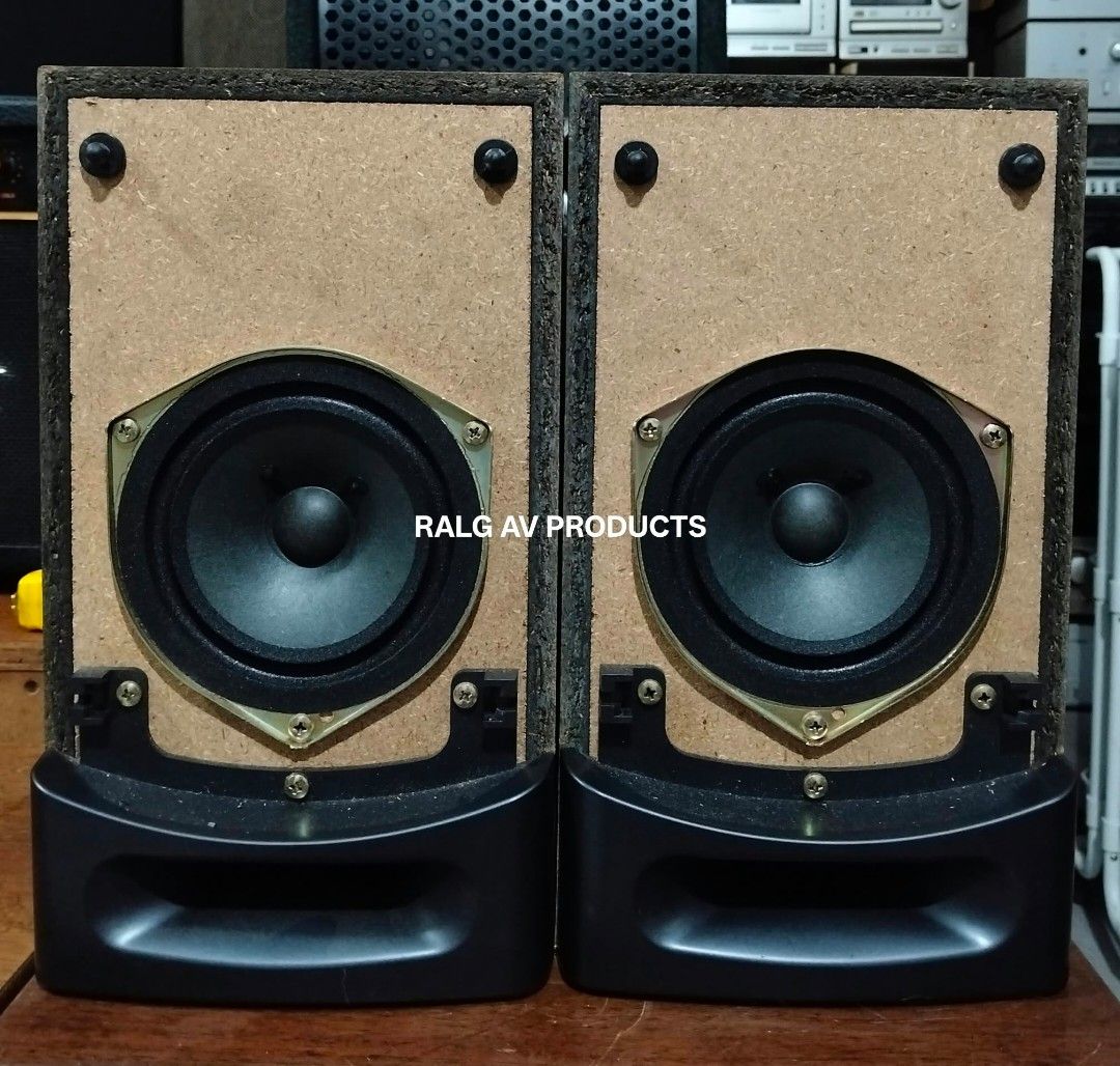 Panasonic SB-CH300 Full Range Bookshelf Speakerss (Category: Soundbars, Speakers & Amplifiers) located in Bulacan. Submitted by ronald277077025 (Listing ID 1460213302, Image 1). Description: PANASONIC FULL RANGE BOOKSHELF SPEAKER SB-CH300A-K 60 WATTS 4 OHMS 4.5* FULL RANGE WOOFER BASS REFLEX WOOFER CAN BE USE AS REPLACEMENT FOR BOSE MUSIC MONITOR SPEAKER MADE IN JAPAN DIMENSIONS: W165 x H20 x D19.5 CM Location: Sta Maria Bulacan Shipping at buyer