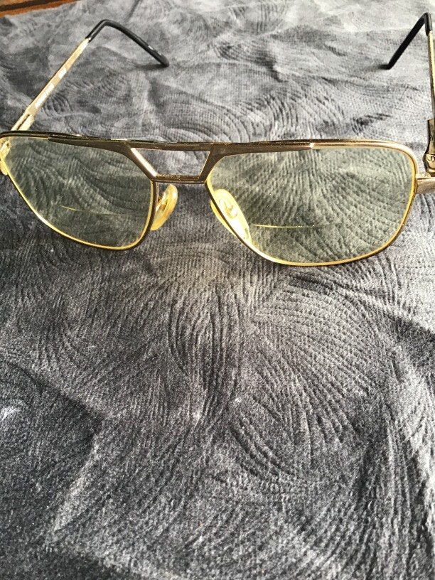 Parade 1438 eyeglass authentic (Category: Sunglasses & Eyewear) located in Baguio. Submitted by agozun61 (Listing ID 1465008328, Image 1). Description: Authentic double vista eyeglass gold plated.issue may grado replaceable lenses..