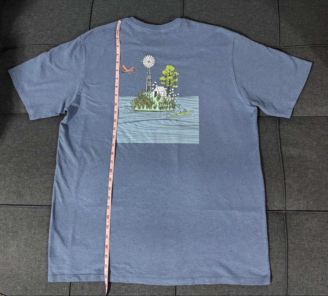 Patagonia Save Our Seeds Responsibili-Tee (Category: Tshirts & Polo Shirts ) located in General Santos City (Dadiangas). Submitted by curatedstuffs101 (Listing ID 1465067759, Image 3). Description: Has some minimal hairline cracks overall condition of the item is still great. Color rate:10/10 Size:large on tag Pls refer to the photos attached for the exact measurement Low ballers will kot be entertained .