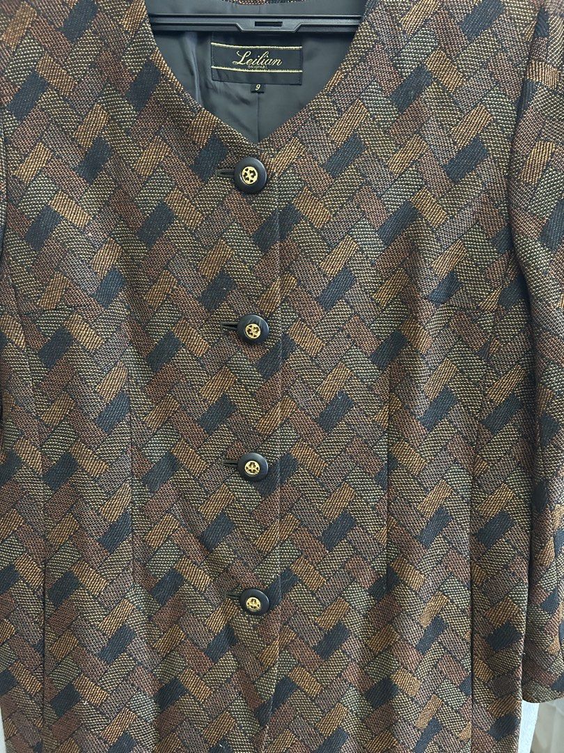 Pattern Blazer (Category: Coats, Jackets and Outerwear) located in Puchong. Submitted by luilica (Listing ID 1465029324, Image 3). Description: Size: - P:18.5, L:29.5, S:17.5.