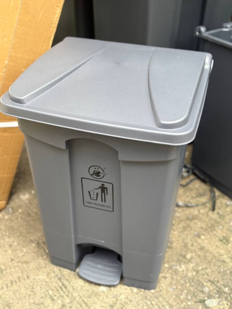 Petal Trash Bin Specs: 87 Liters (Category: Other Home Furniture) located in Manila. Submitted by ramoseliza33488 (Listing ID 1465029221, Image 3). Description: .