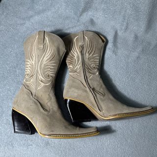 (Category: ) located in . Submitted by rochelle_archive_garments (Listing ID 1464991463, Image 1). Description: .