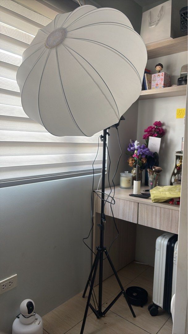 Photography Softbox Light Set (Category: Lighting & Studio Equipment) located in Muntinlupa City. Submitted by suh.llyx (Listing ID 1465009020, Image 1). Description: NO ISSUE. - planned to be brought to canada but unable to use it due to incompatibility of PH & CAD watts..