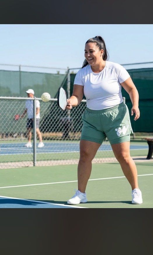 Pickleball short with inner cycling (Category: Activewear) located in Toledo. Submitted by marianallidapse1994 (Listing ID 1465006057, Image 1). Description: as new large size on tag .