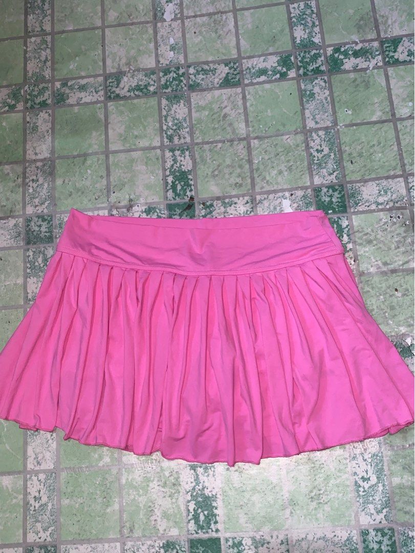Pickleball skirt with inner cycling (Category: Activewear) located in Toledo. Submitted by marianallidapse1994 (Listing ID 1465005503, Image 2). Description: As new size large with inner cycling gandaaa nito.