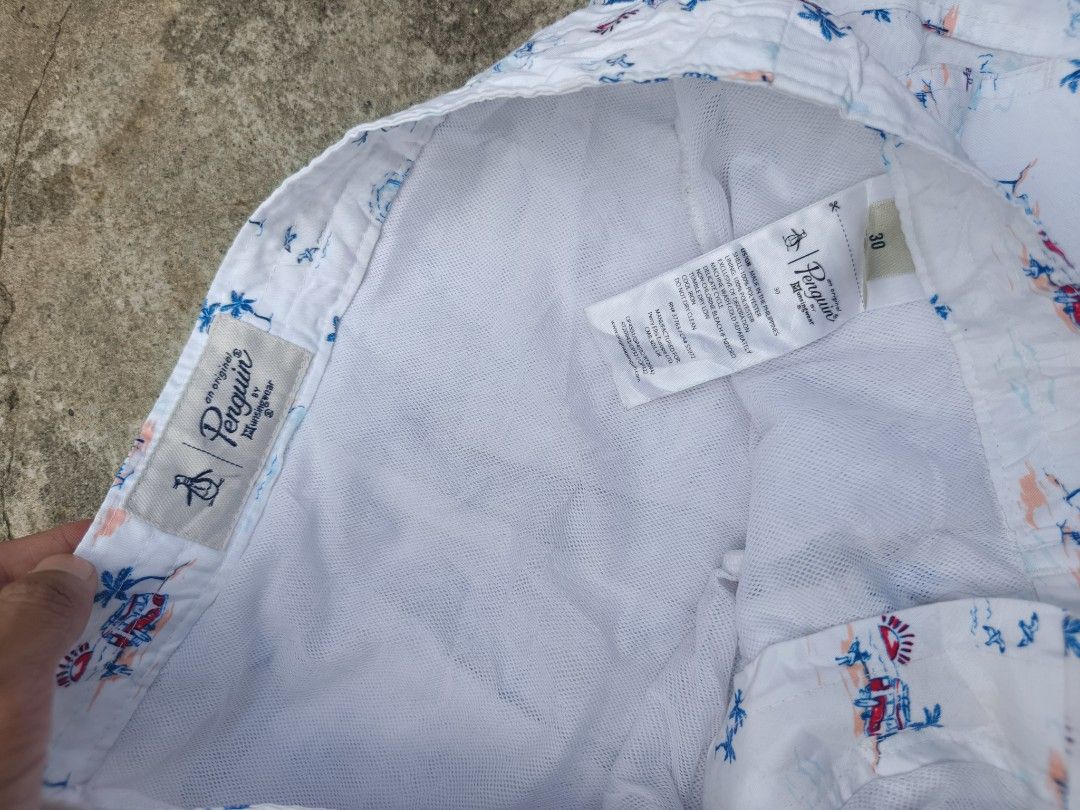 Pinguin short (Category: Shorts) located in Santa Cruz. Submitted by lesterpogs30 (Listing ID 1464999588, Image 3). Description: pinguin short excellent condition 15x14.