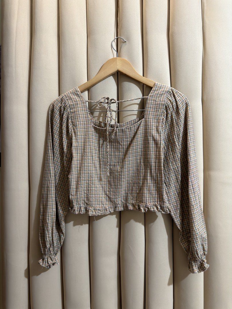 Plaid Longsleeve Croptop (Category: Longsleeves) located in Manila. Submitted by glamstylemnl (Listing ID 1465145305, Image 2). Description: ♡ SIZE: S ♡ BUST: 32 ♡ Swipe left to see the actual color & details ♡ square neck / ruched button down details ♡ HQ • 10/10 ♡ Ready to wear 👚.
