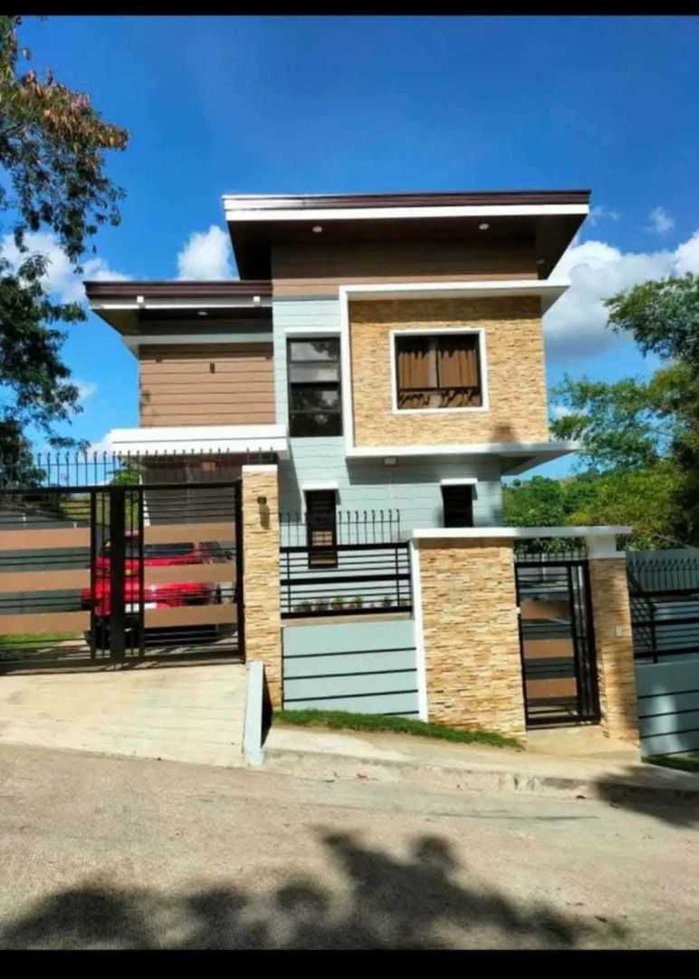 Plaza House & Lot (Category: House & Lot) located in Antipolo. Submitted by eastside_estatesph (Listing ID 1464996038, Image 2). Description: 𝗛𝗼𝘂𝘀𝗲 & 𝗟𝗼𝘁 𝗳𝗼𝗿 𝗦𝗔𝗟𝗘 ♦️ 𝗟𝗼𝘁 𝗮𝗿𝗲𝗮 𝟯𝟴𝟭 𝘀𝗾𝗺 ♦️ 𝗙𝗹𝗼𝗼𝗿 𝗮𝗿𝗲𝗮 𝟭𝟳𝟴 𝘀𝗾𝗺 ♦️ 𝗟𝗮𝗻𝗮𝗶 𝗮𝗿𝗲𝗮 ♦️ 𝗚𝗮𝗿𝗮𝗴𝗲 ♦️ 𝟰 𝗧𝗼𝗶𝗹𝗲𝘁&𝗯𝗮𝘁𝗵 𝘄/ 𝘄𝗮𝘁𝗲𝗿 𝗵𝗲𝗮𝘁𝗲𝗿 ♦️ 𝟭 𝗠𝗮𝘀𝘁𝗲𝗿 𝗯𝗲𝗱𝗿𝗼𝗼𝗺 ♦️ 𝟮 𝗕𝗲𝗱𝗿𝗼𝗼𝗺 ♦️ 𝟭 𝗺𝗮𝗶𝗱 𝗿𝗼𝗼𝗺 ♦️ 𝗦𝗲𝗿𝘃𝗶𝗰𝗲 𝗮𝗿𝗲𝗮 ♦