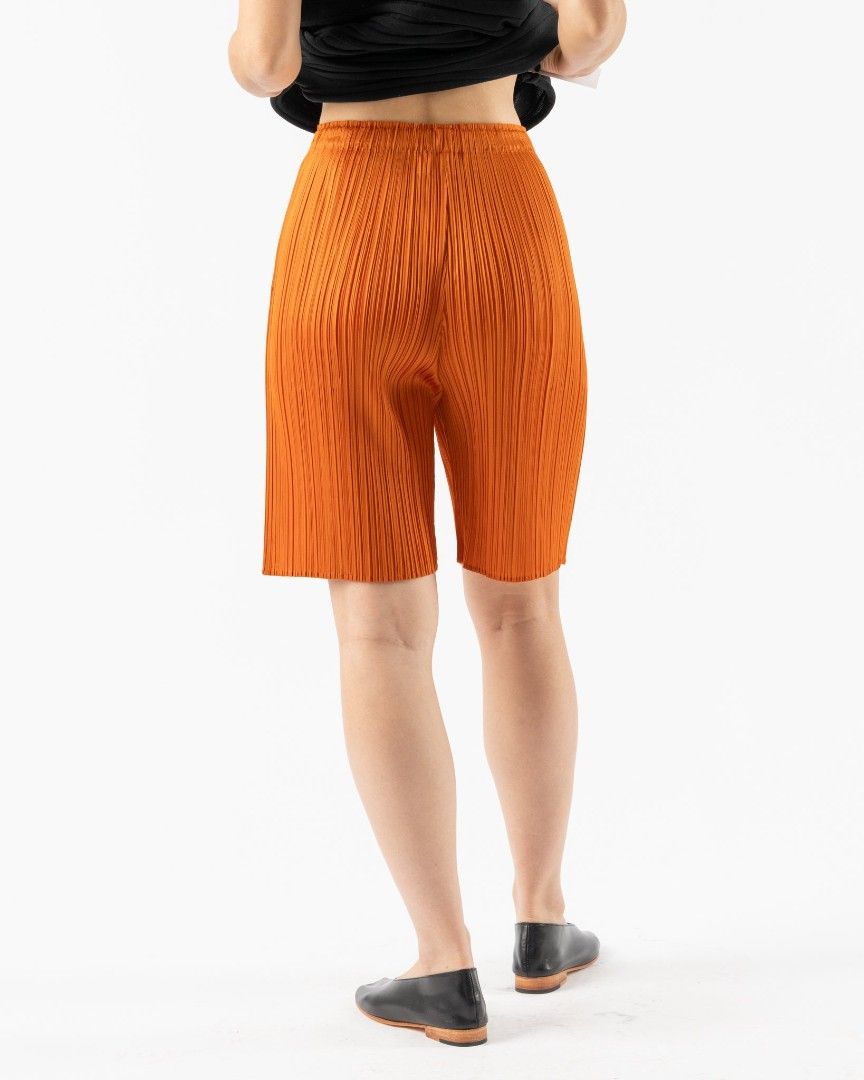 Pleats please by Issey miyake shorts (Category: Shorts) located in Bocaue. Submitted by ukaynipepe (Listing ID 1464977403, Image 1). Description: Pleats please by issey miyake pleated shorts mustard yellow colorway size 3 on tag Waist 28-36 Length 18 Excellent condition No flaws.