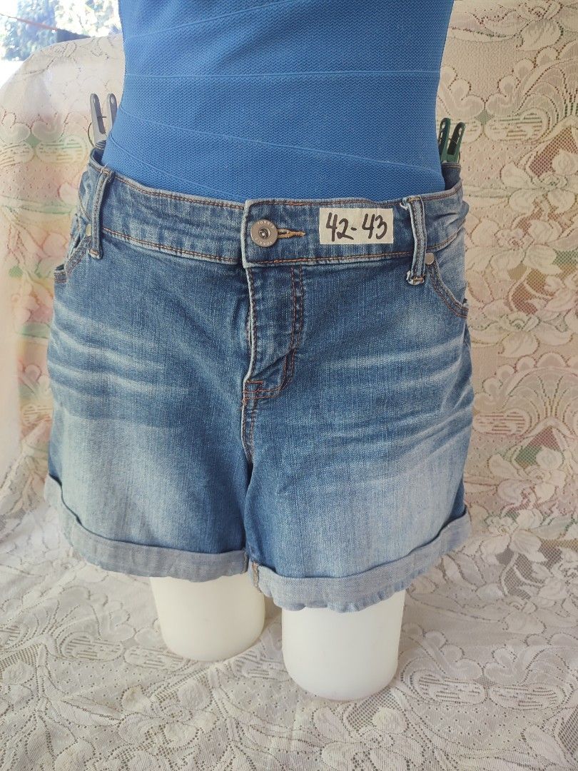 Plus size shorts (Category: Shorts) located in Pagadian. Submitted by shielaso (Listing ID 1461908457, Image 3). Description: 3XL add 80 for shipping fee.