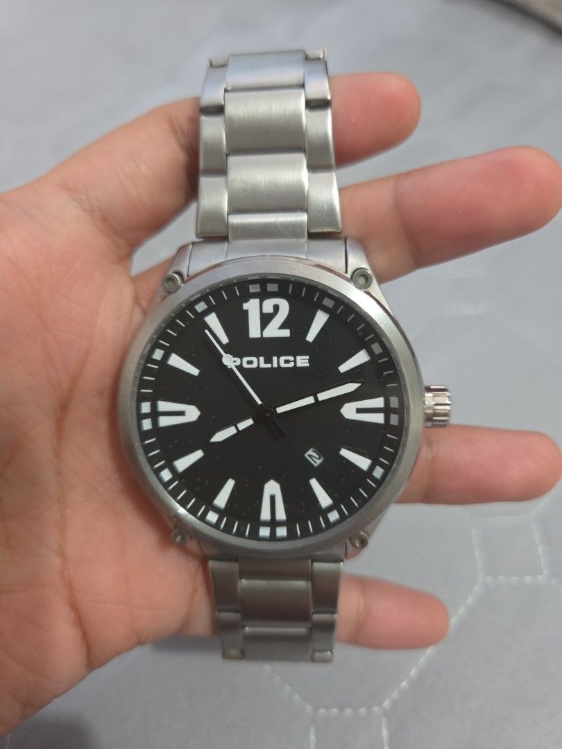 Police -Men's watch (Category: Men's Watches) located in Bacoor. Submitted by CleaninOutMyCloset (Listing ID 1464972548, Image 1). Description: POLICE stainless steel watch orig price around 7k no issues but need new battery.