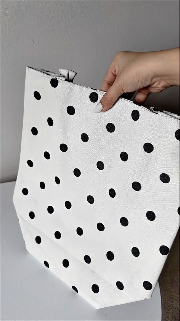 Polka tote bag (Category: Tote Bags) located in Tarlac. Submitted by mileeeesss (Listing ID 1465092984, Image 3). Description: ❗️PAYMENT FIRST POLICY❗️ Polka tote bag Selling for: 199 🎀 Why selling cheaper? • Super dami kong tambak, need na ma-dispose (affiliate si seller) • Video available — ginawan ko lang rin ng video para mapromote Payment & Delivery: 💰MOP: gcash/mari/maya 📍Location: Tarlac City 📦Shipping: via J&T ❌No COD / No Reservation