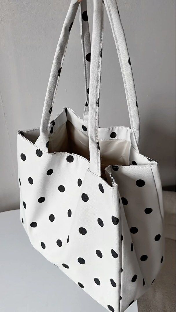 Polka tote bag (Category: Tote Bags) located in Tarlac. Submitted by mileeeesss (Listing ID 1465092984, Image 1). Description: ❗️PAYMENT FIRST POLICY❗️ Polka tote bag Selling for: 199 🎀 Why selling cheaper? • Super dami kong tambak, need na ma-dispose (affiliate si seller) • Video available — ginawan ko lang rin ng video para mapromote Payment & Delivery: 💰MOP: gcash/mari/maya 📍Location: Tarlac City 📦Shipping: via J&T ❌No COD / No Reservation