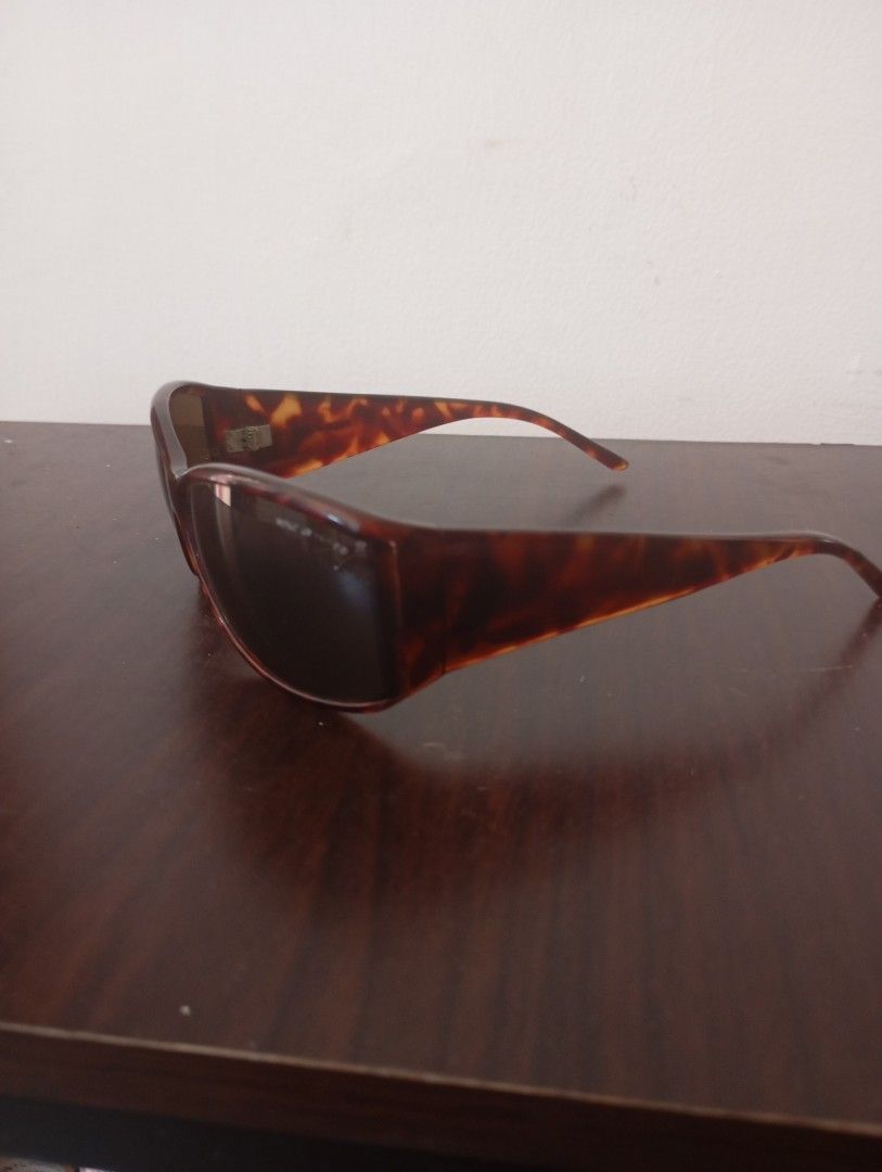Polo jeans shades (Category: Sunglasses & Eyewear) located in Las Pinas. Submitted by quick_deals_great_finds2 (Listing ID 1465004190, Image 2). Description: Good working condition.