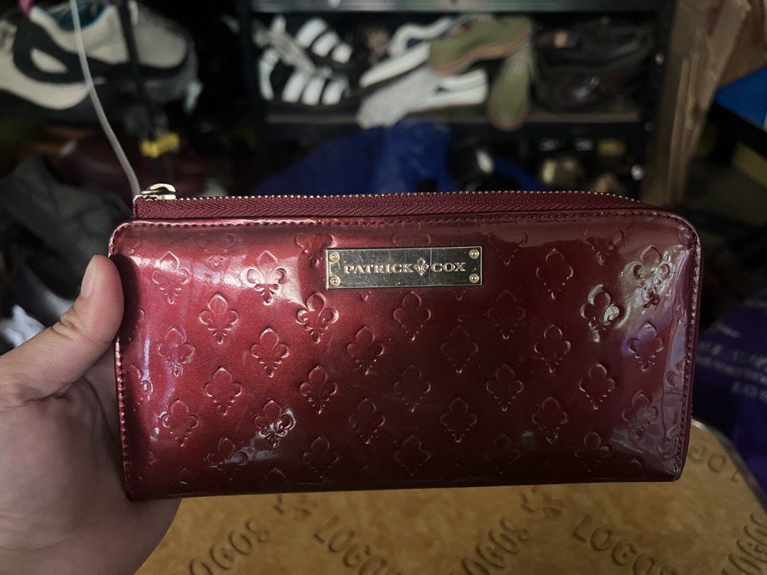 Porseyl Patrick Cox wallet (Category: Wallets & Card holders) located in Manila. Submitted by babesdohaylo (Listing ID 1465019550, Image 1). Description: Porseyl Patrick Cox Wallet Available For Layaway 4”height 7.5”width P 999 In Good Condition Location: Bambang Market Tondo Manila Stall # 8 For more items visit the following FB Page: The Boot Shop Ph Dr. Martens Ph Sell/Swap Carousel App edsantos27 / babesdohaylo Disclaimer: We’re not connected