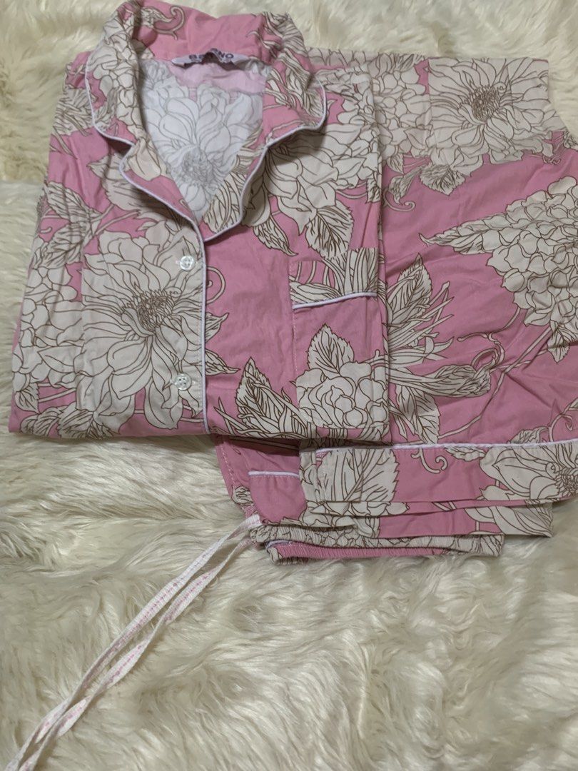 Pre Loved Pajama Set (Category: Undergarments & Loungewear) located in Las Pinas. Submitted by erd17declutters (Listing ID 1465153177, Image 2). Description: Used once during Christmas Pajama Party. 📍Las Pinas 💵 Union Digital Bank 🚢 JnT or Lalamove.