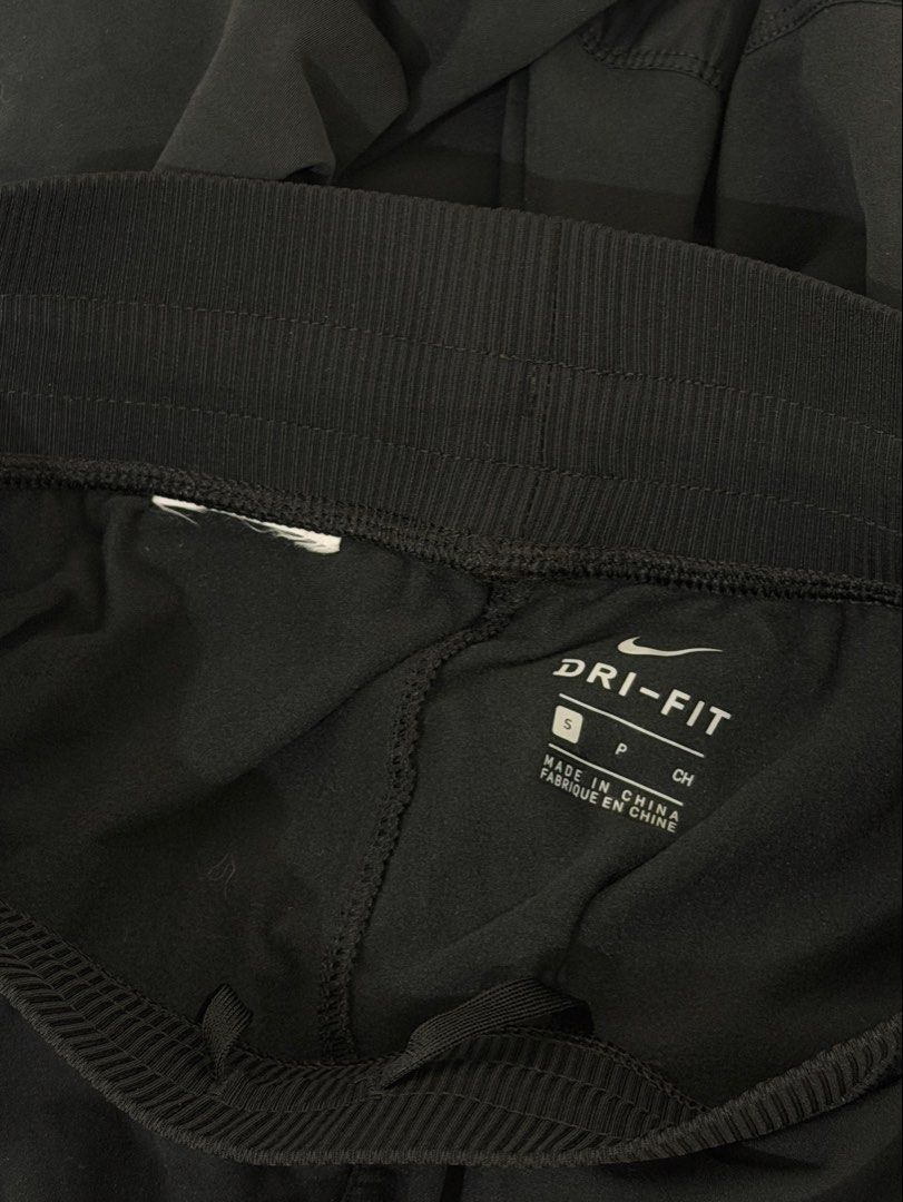 Preloved ★ NIKE Dri-Fit Joggers (Category: Activewear) located in San Juan City. Submitted by curated.club (Listing ID 1465076612, Image 3). Description: ★ please read bio before ordering ★ actual item color may differ slightly due to lighting and screen settings ★ cut tags ★ small stain by the right pocket (see photo 04).
