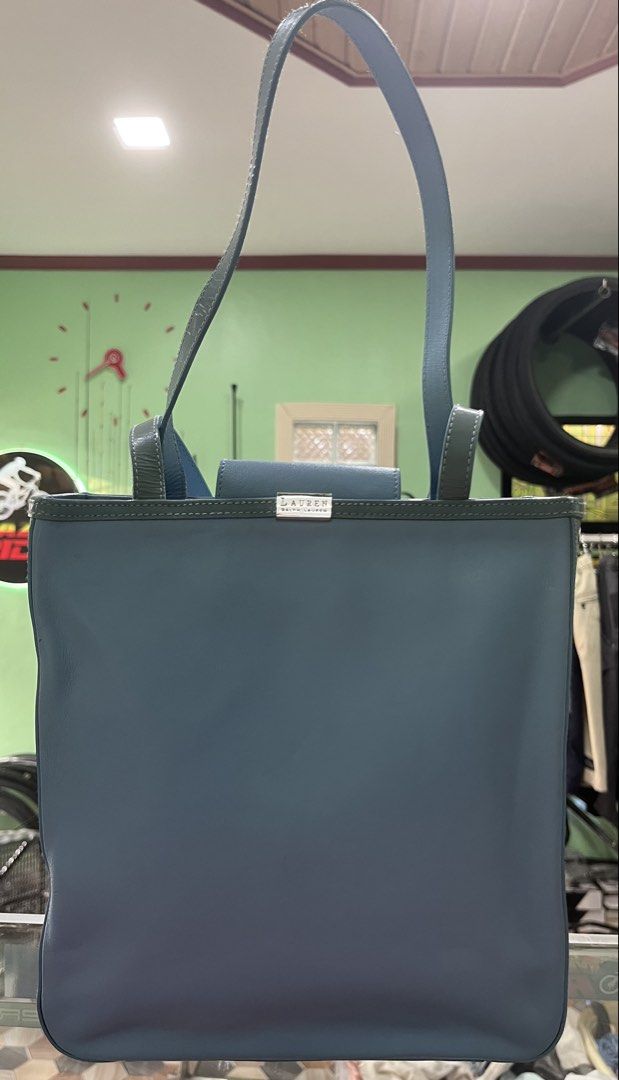 Preloved Ralph Lauren Tote Bag (Category: Luxury Bags & Wallets) located in Iloilo. Submitted by preciousgems_collection (Listing ID 1465045237, Image 1). Description: Preloved.