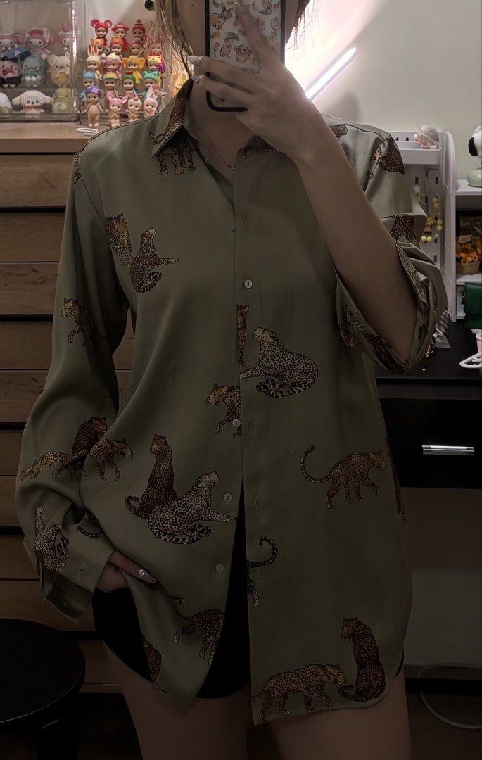 PRELOVED Zara Button-Up Shirt (Category: Shirts) located in Manila. Submitted by chinnmy (Listing ID 1465019645, Image 1). Description: - mint condition - complete tags with extra button .