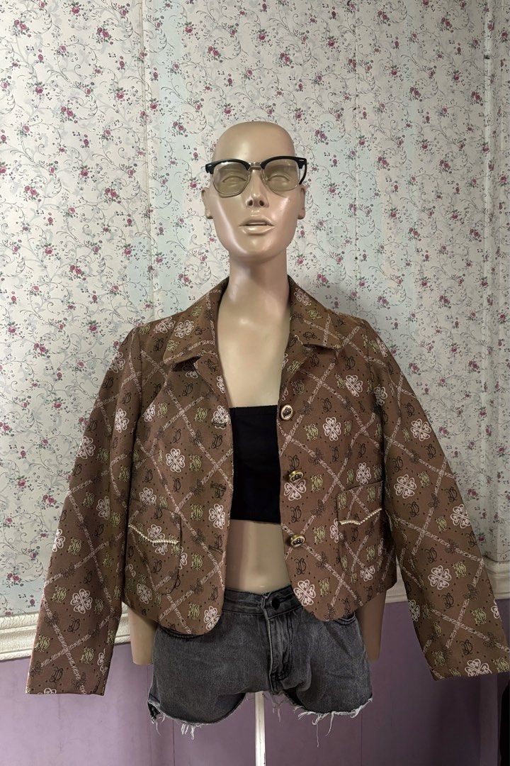 Printed Blazer (Category: Coats, Jackets and Outerwear) located in Manila. Submitted by shop.thrifter (Listing ID 1464988721, Image 2). Description: Printed Blazer, S-M.