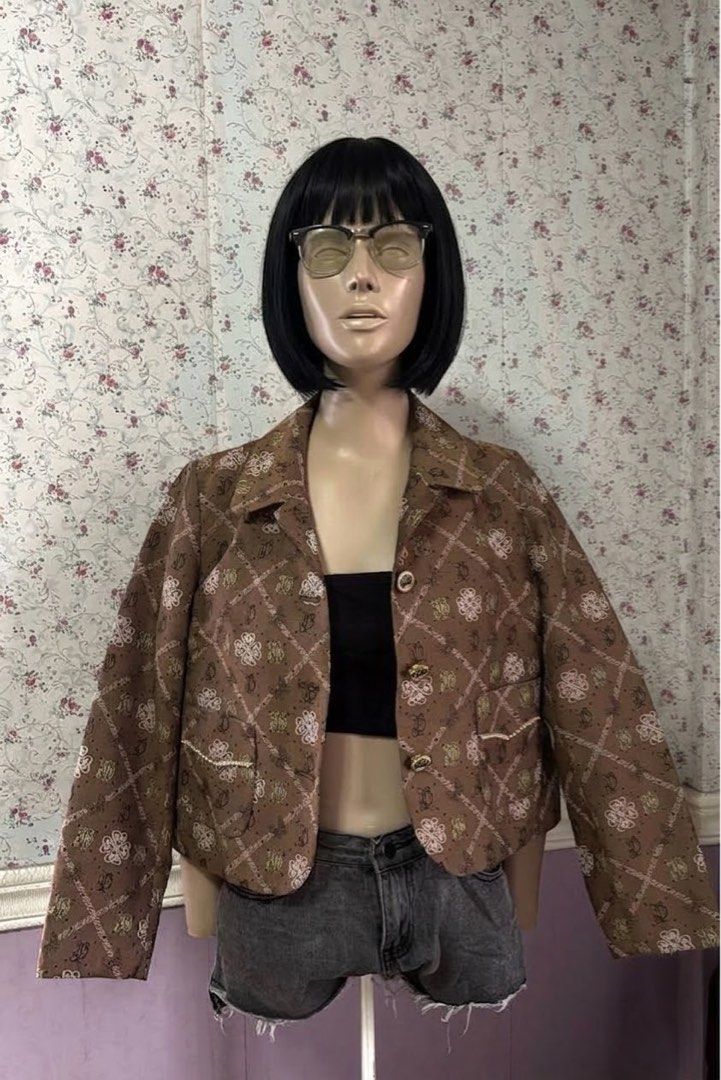 Printed Blazer (Category: Coats, Jackets and Outerwear) located in Manila. Submitted by shop.thrifter (Listing ID 1464988721, Image 1). Description: Printed Blazer, S-M.
