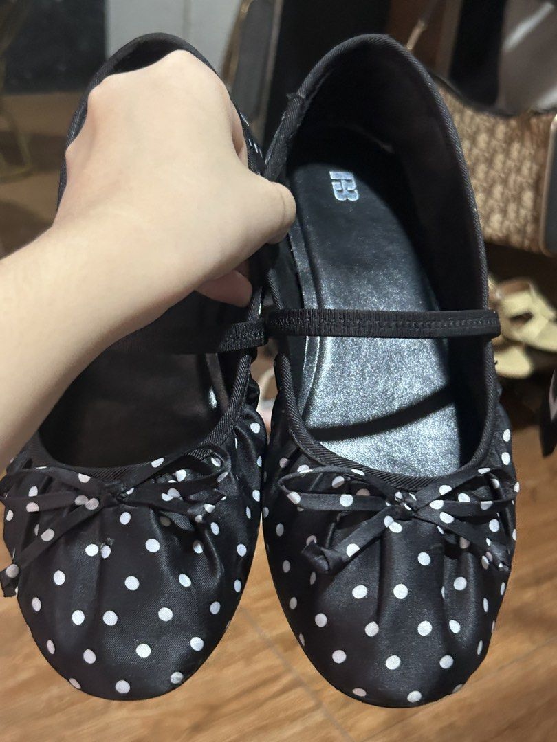 Pull & Bear Polka Dots Ballerina Flats (Category: Flats & Sandals) located in Las Pinas. Submitted by skyeeyks (Listing ID 1465020082, Image 3). Description: - Bought for 2,295 - Used 3x - Size EU 37 - Very comfy! rfs: want something plain.