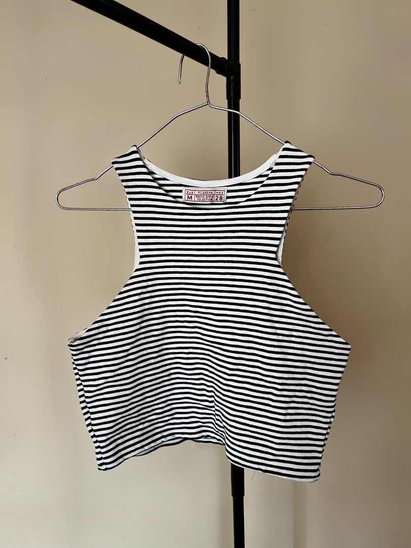 Pull&Bear Halter Top (Category: Sleeveless) located in Baguio. Submitted by samxsells (Listing ID 1465043958, Image 1). Description: L:15” W:28-35” .
