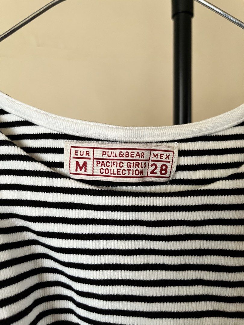 Pull&Bear Halter Top (Category: Sleeveless) located in Baguio. Submitted by samxsells (Listing ID 1465043958, Image 2). Description: L:15” W:28-35” .