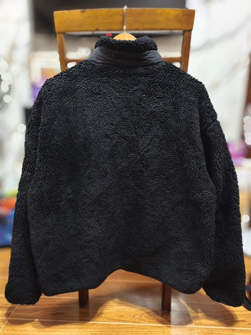 PUMA Fleece full zip jacket (Category: Coats, Jackets and Outerwear) located in Antipolo. Submitted by janernest92368 (Listing ID 1465065744, Image 3). Description: - XL on tag but can fit from Medium to semi XL - Dimes: W 23.5in. x L 24.5in. (boxy fit) - in good condition - complete tags - color rate: 9.2/10 ISSUE: - slightly flattened fleece/ fur near the cuffs and hem (unnoticeable) - have minimal lint balls also near the cuffs and hem (unnoti