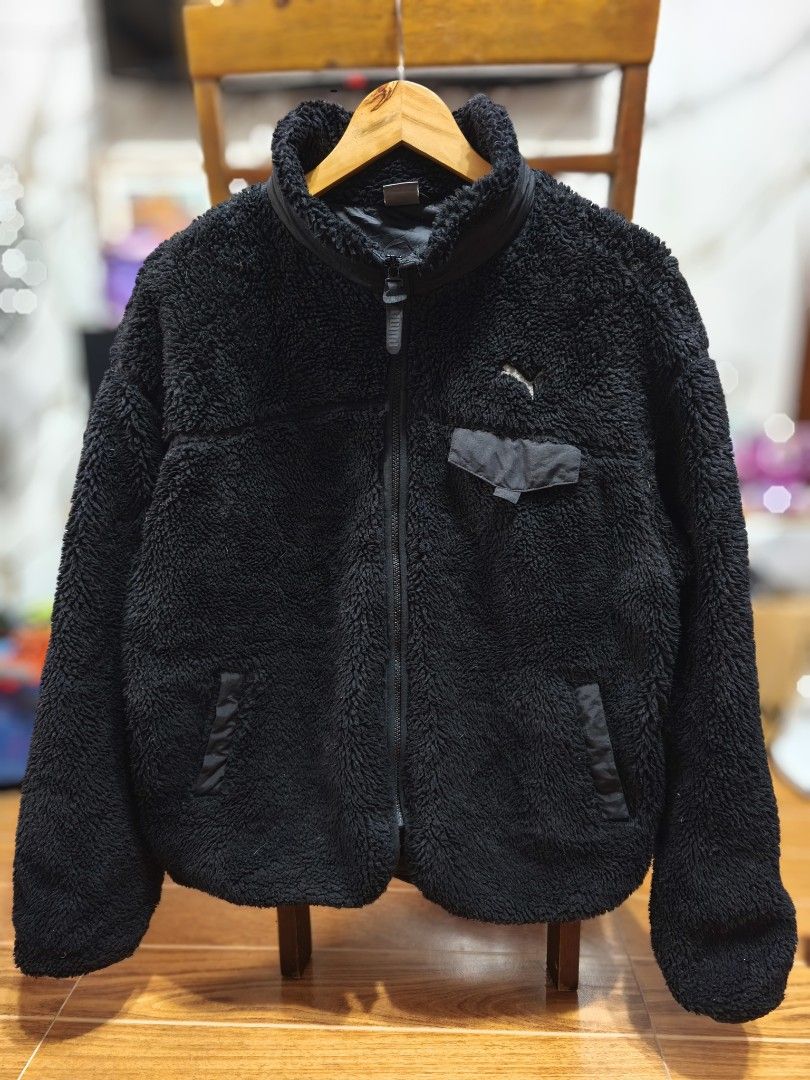 PUMA Fleece full zip jacket (Category: Coats, Jackets and Outerwear) located in Antipolo. Submitted by janernest92368 (Listing ID 1465065744, Image 2). Description: - XL on tag but can fit from Medium to semi XL - Dimes: W 23.5in. x L 24.5in. (boxy fit) - in good condition - complete tags - color rate: 9.2/10 ISSUE: - slightly flattened fleece/ fur near the cuffs and hem (unnoticeable) - have minimal lint balls also near the cuffs and hem (unnoti