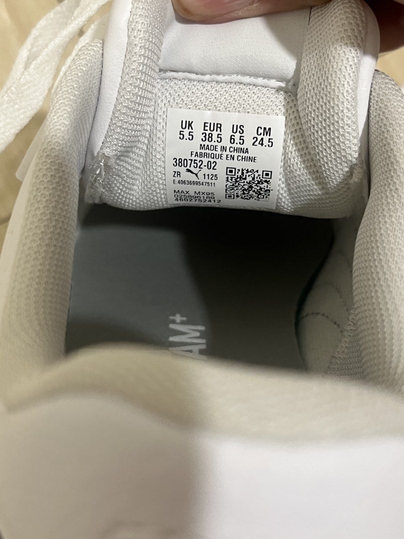 Puma White Sneakers (Unisex) (Category: Sneakers) located in Quezon City. Submitted by tan_treasures (Listing ID 1465128288, Image 3). Description: .