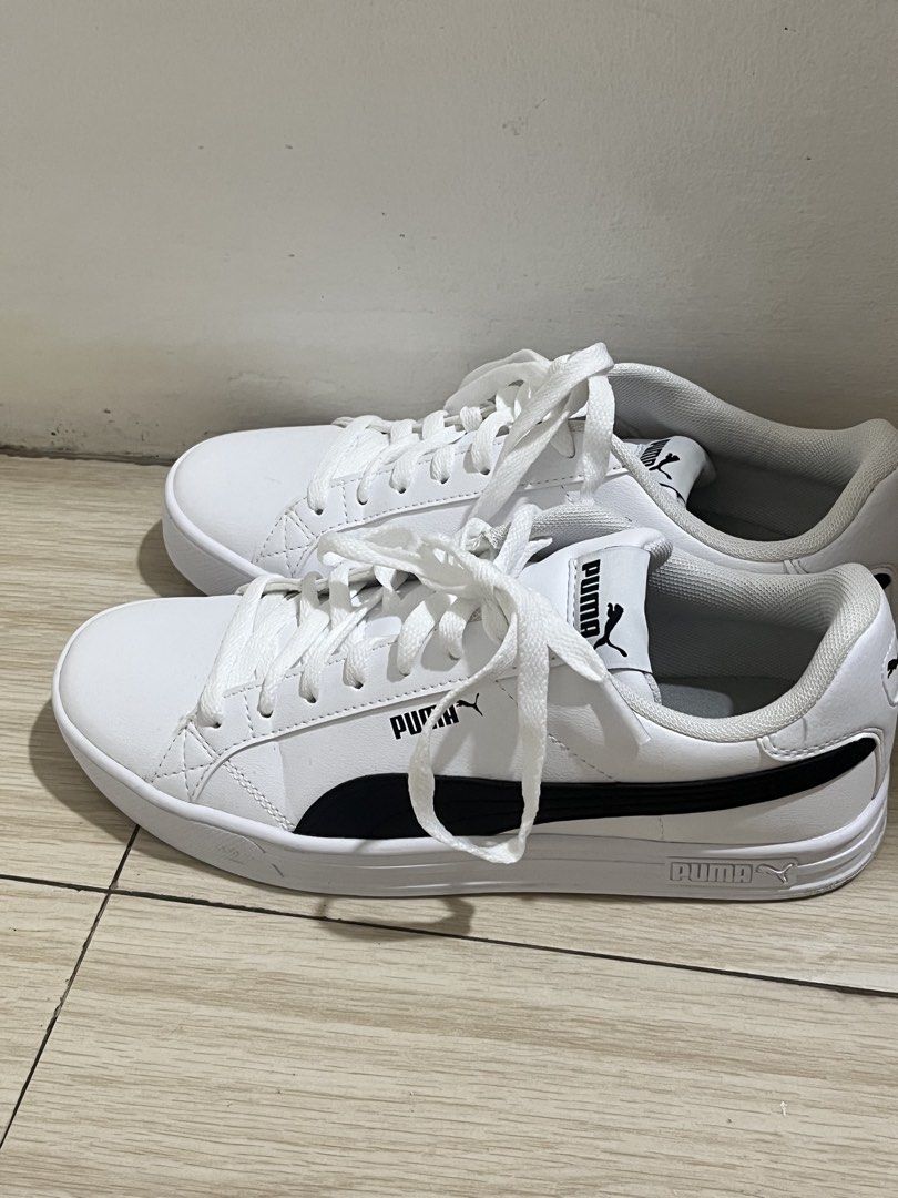 Puma White Sneakers (Unisex) (Category: Sneakers) located in Quezon City. Submitted by tan_treasures (Listing ID 1465128288, Image 1). Description: .