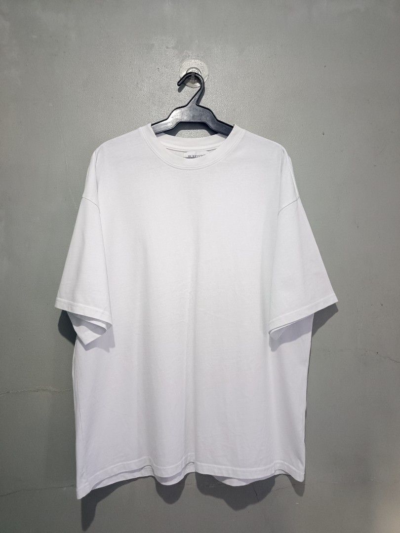 PUREZONE MACAU PLAIN WHITE SHIRT (Category: Formal Shirts) located in Manila. Submitted by superdex29 (Listing ID 1465033904, Image 1). Description: PUREZONE MACAU SIZE ‎L(25X28) NEGOTIABLE.