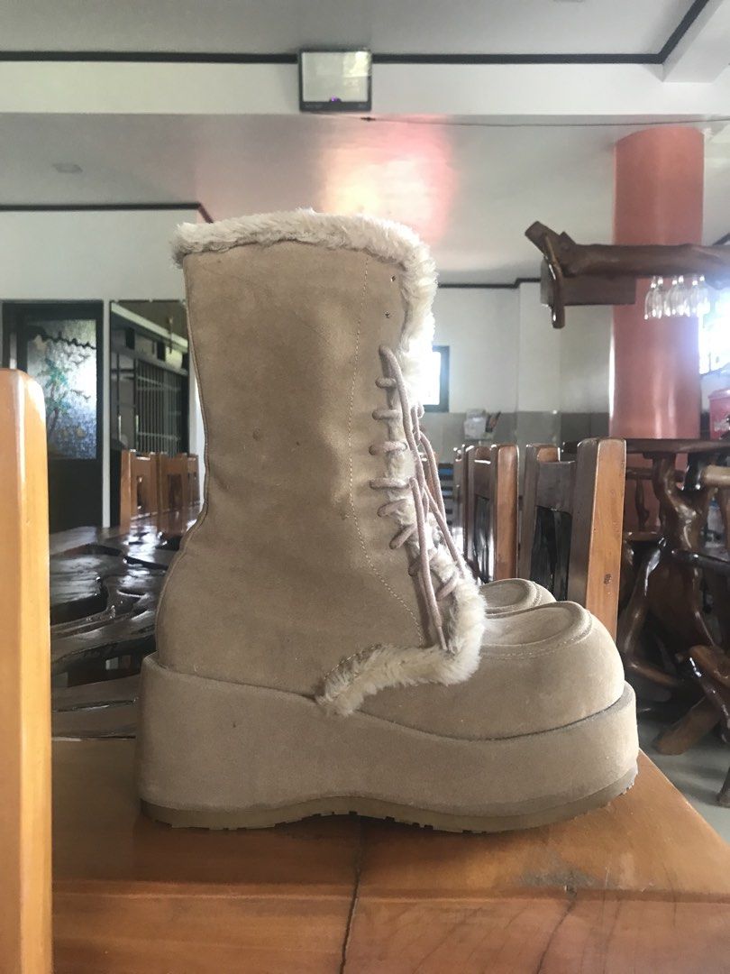 question mark 2000s japan harajuku platform boots (Category: Boots) located in Naga. Submitted by gloomiehysaekii (Listing ID 1465027661, Image 3). Description: by the Japanese alternative brand “question mark”. cream-colored, mid-calf lace-up platform boots features a chunky sole and soft faux-fur trim. y2k Harajuku J-Fashion Gyaru (>_<) ! — 🙅🏻 _strictly no refund and no returns _no rush shipping _no joy reservers/buyers.