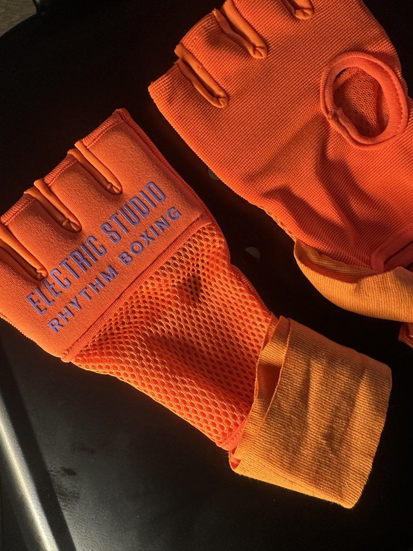 Quick Hand Wraps (Category: Other Sports Equipment and Supplies) located in Manila. Submitted by dana.palac (Listing ID 1464992857, Image 1). Description: Used once for rhythm boxing. Bought this for ₱795. One size only .