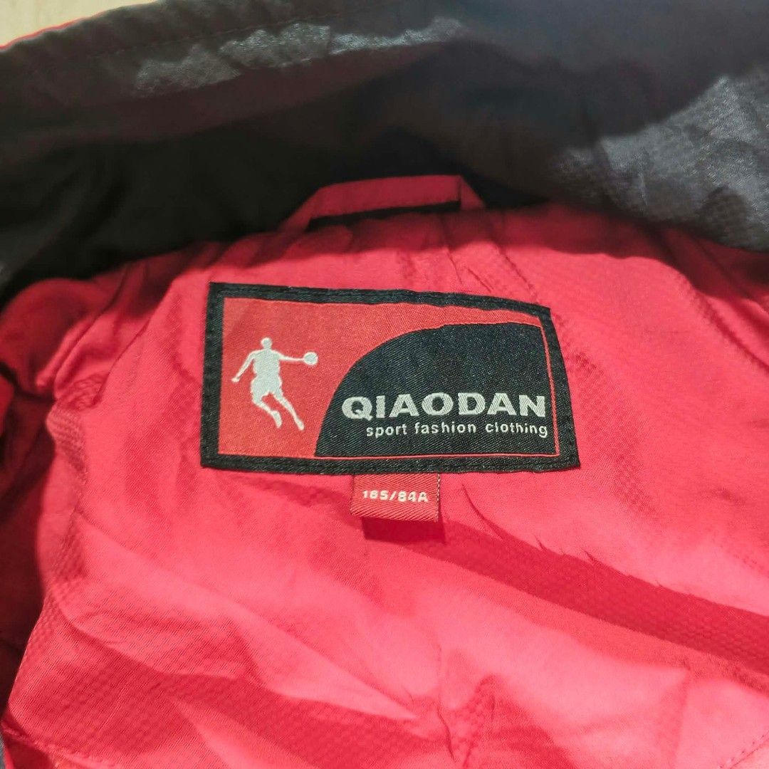 Quiodan (Category: Coats, Jackets and Outerwear) located in Manila. Submitted by thriftinefolife (Listing ID 1464976268, Image 3). Description: Issue: No Zipper Only.