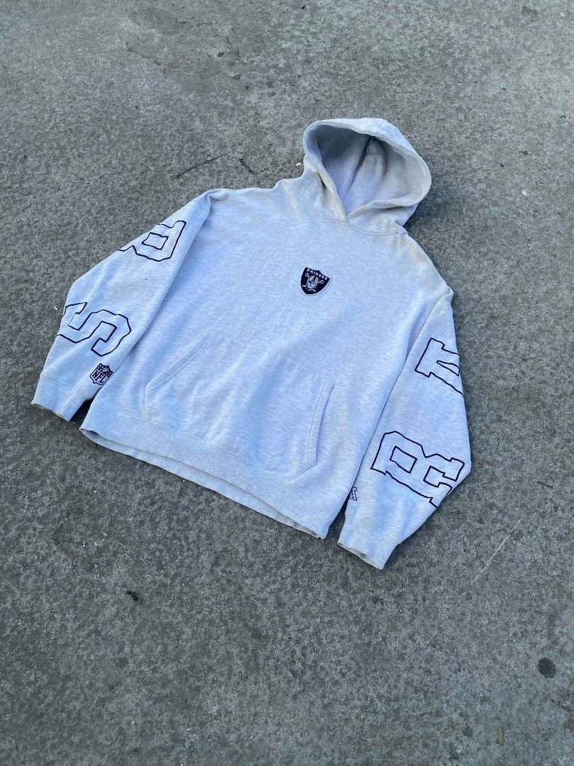 Raiders jacket (Category: Coats, Jackets and Outerwear) located in Manila. Submitted by xyrusquintosthrift (Listing ID 1464977128, Image 1). Description: .