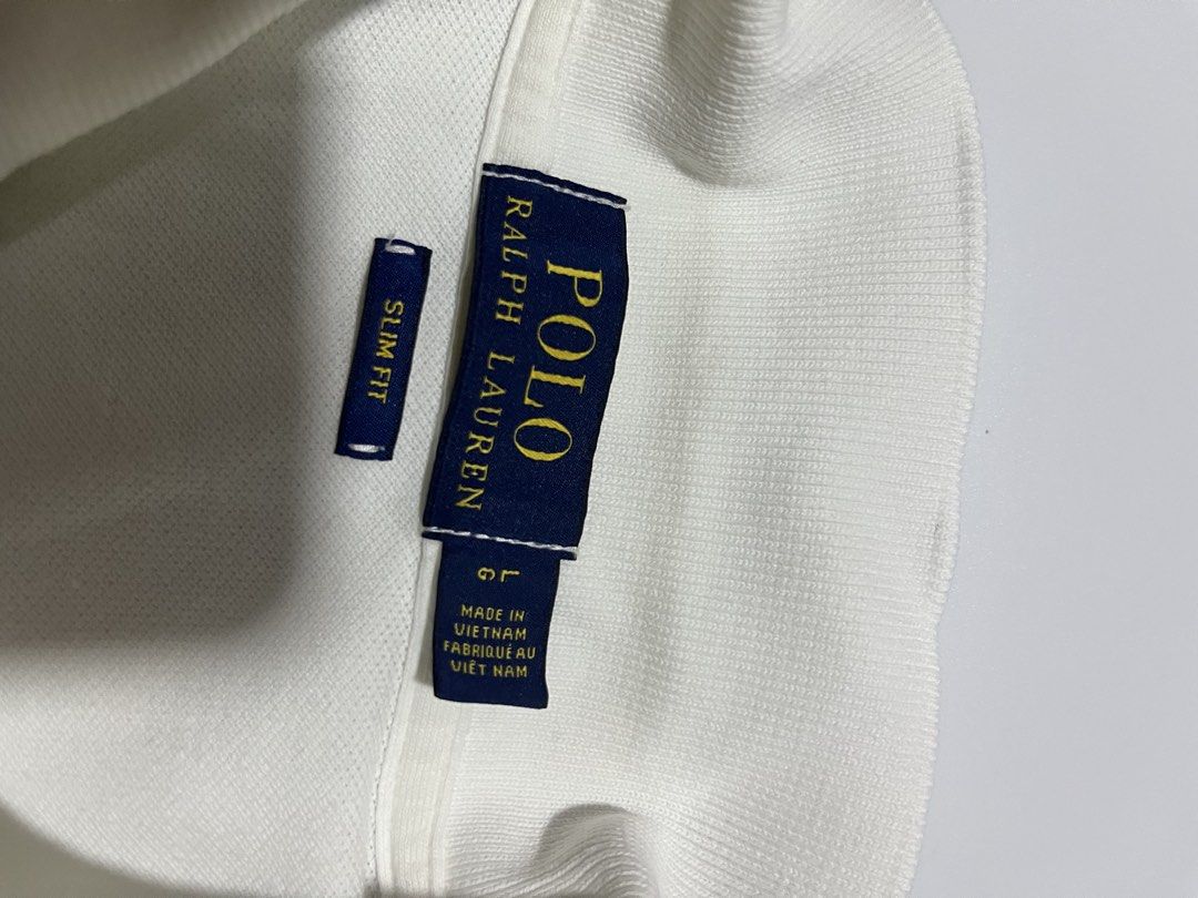 Ralph lauren (Category: Tshirts & Polo Shirts ) located in San Francisco. Submitted by dckim_19 (Listing ID 1465012051, Image 2). Description: Authentic 💯 Size large slim fit Measurement : 20 width 27 back 28 length No issue Condition: excellent Color rate: 9.7/10 .
