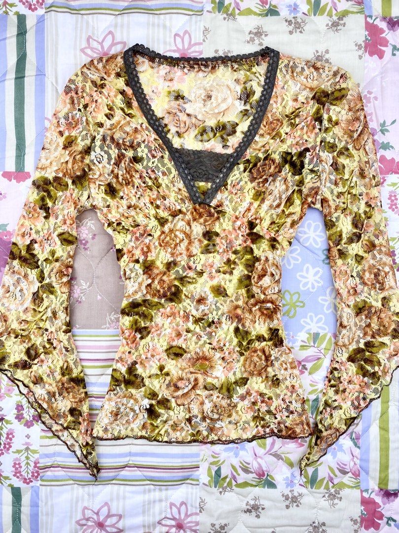Random Fairycore Floral Sheer Layer Top (Category: Longsleeves) located in Angeles City. Submitted by fruits.ph (Listing ID 1465065918, Image 2). Description: Measurements B:15” W:13” L:20.5” Sleeve Length: 15”(from tip of shoulder to sleeve hem) Size on Tag: ❌ Best Fit: S-M *Flat lay measurements* Mannequin Size: M (34”; 25”) Color Rate: 10/10 Flaws: None Fabric Type: Mesh/ Stretchable Fabric ***Color may vary due to lighting. This item is prope