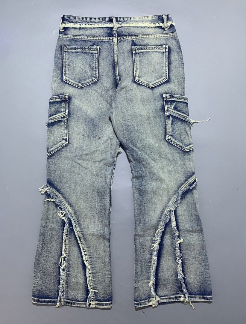 Random Y2K Flared Pants (Category: Jeans) located in Mabalacat. Submitted by thrift_trap (Listing ID 1465132904, Image 2). Description: Waist: 34 Length: 41 Leg opening: 11 Condition: Excellent Issue (s): None Color rate: 9.5/10 Complete tags🏷️ Color may vary due lighting‼️.