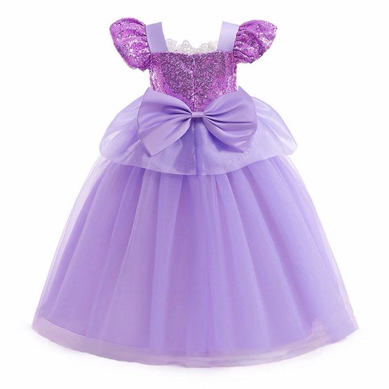 Rapunzel costume (Category: Babies & Kids Fashion) located in Taytay. Submitted by murahubblueapppage (Listing ID 1465147353, Image 2). Description: Size 130 on tag see the size chart sa last photo Set Walang wig kasama.
