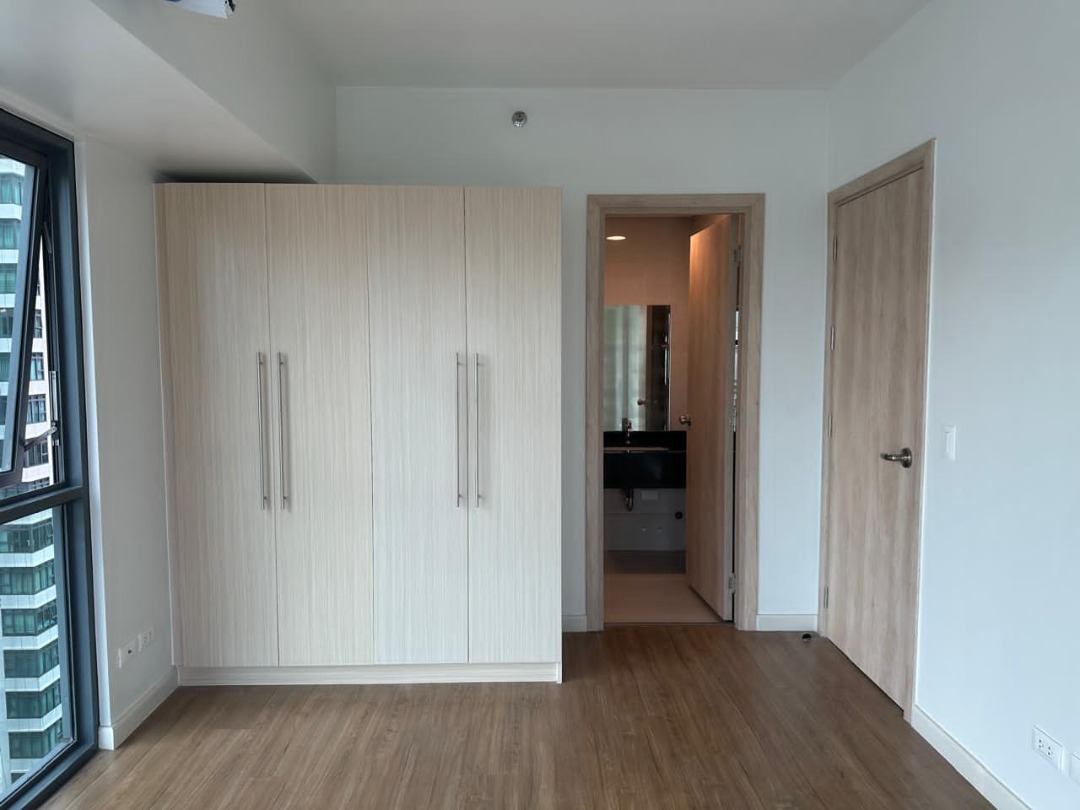 (Category: ) located in . Submitted by fair1111 (Listing ID 1465170128, Image 1). Description: .