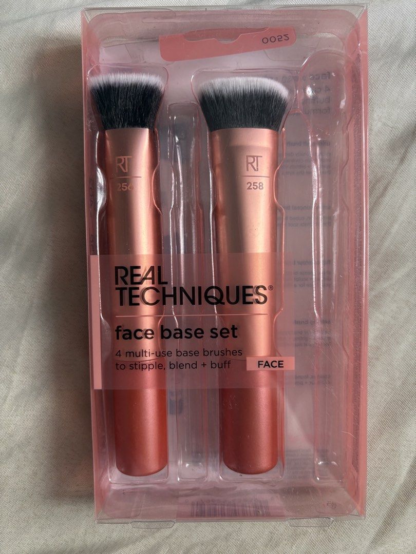 Real Techniques Brushes (Category: Makeup) located in Taguig. Submitted by junamee (Listing ID 1465145966, Image 1). Description: 256 Ultra Buff and 258 Flat Contour brushes Never used.
